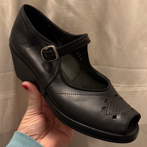 Aris Allen Dance Shoes - Black Leather Peep-Toe Mary-Jane Wedges, size 8.5 - Picture 1 of 5